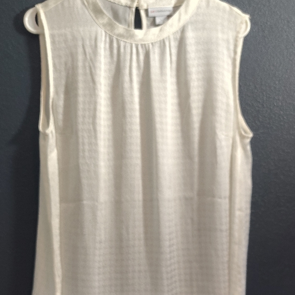 Liz Claiborne Elegant Cream Sleeveless Sheer Houndstooth Print Blouse.